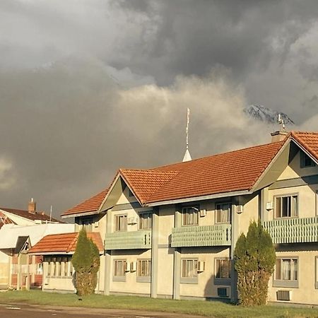 Stork Nest Inn Smithers Eksteriør bilde